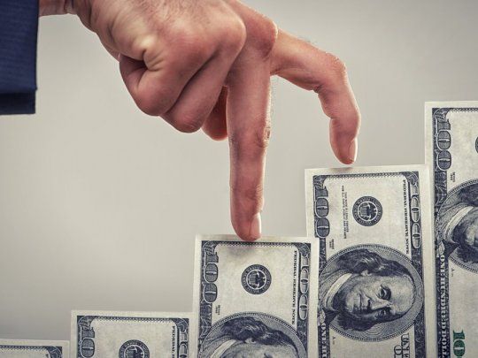 El crowdfunding inmobiliario es un método de financiamiento colectivo que permite a cualquier persona invertir en propiedades desde la comodidad del hogar desde mínimos de 10 mil pesos y diversificar en distintas propiedades valuadas en dólares.