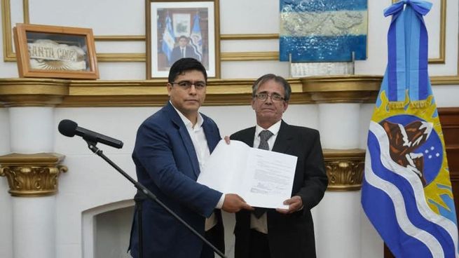 Claudio Vidal junto a Juan Mata, quien fue echado del Ministerio de Trabajo de Santa Cruz.