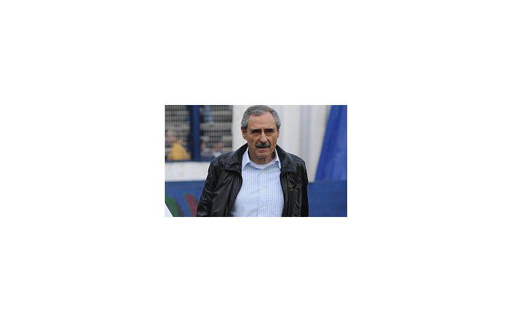 Como consecuencia de la mala campaña, Angel Cappa dejó de ser el entrenador de Gimnasia y Esgrima La Plata.