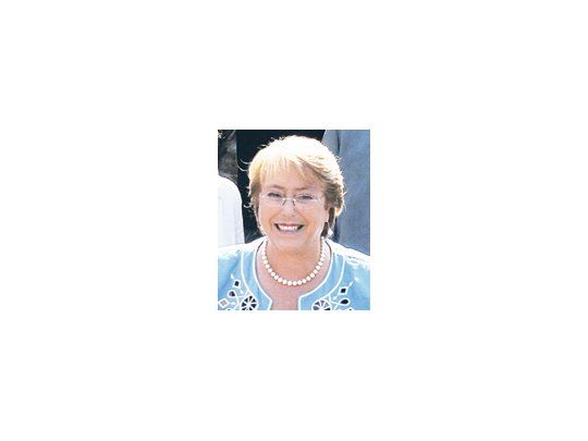 ARRASÓ BACHELET (VOTARON POCOS)