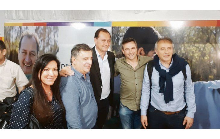 ámbito.com | Cosecha. El reelecto Dellarossa, junto a los precandidatos a gobernador Mario Negri, Ramón Mestre y Héctor Baldassi (y la senadora L.R. Machado).