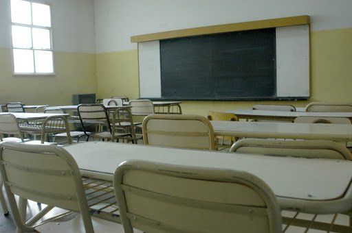 Especialistas apuntan a un debate profundo respecto de la capacitación docente, equipos directivos y espacios educativos. Especialistas apuntan a un debate profundo respecto de la capacitación docente, equipos directivos y espacios educativos.