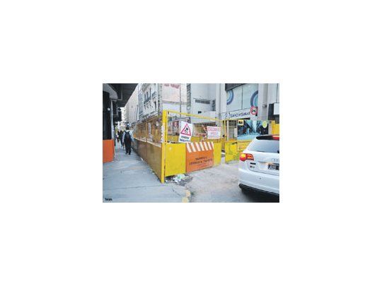 Las obras que se vienen llevando a cabo en el Microcentro porteño  molestan a las empresas que tienen sus oficinas allí. Es que cada vez es más difícil acceder a la zona. Además buscan reducir sus gastos fijos, por lo que deciden mudarse a la provincia.