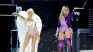 Sabrina Carpenter y Madonna durante su presentación en Coachella. 