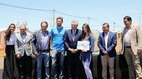 alberto fernandez, santiago maggiotti y oscar herrera ahuad entregaron 597 viviendas en posadas