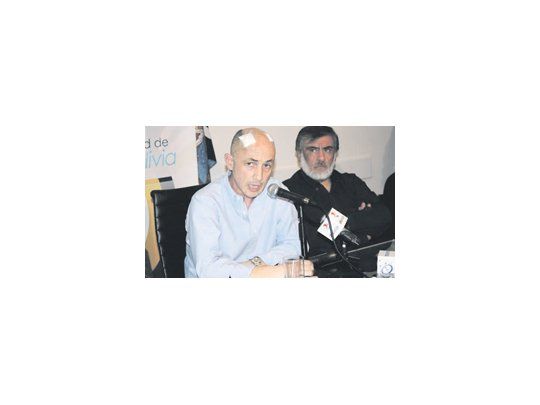 El intendente de Caleta Olivia, Fernando Cotillo, repudió los hechos de violencia que se desataron tras el desalojo de la planta de YPF.