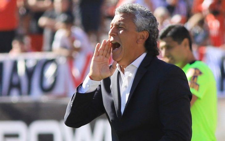 Néstor Gorosito se hartó de los malos arbitrajes.