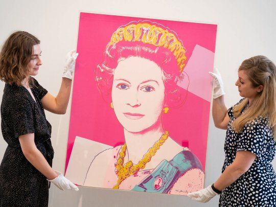 Reina Isabel Andy Warhol.jpg