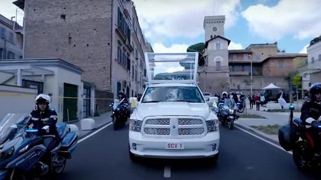 El cuerpo del papa Francisco rerorrerá seis kilóetros por Roma hasta el lugar donde será enterrado.