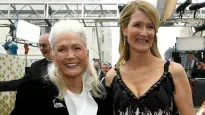 Dianee Ladd junto a su hija Laura Dern.