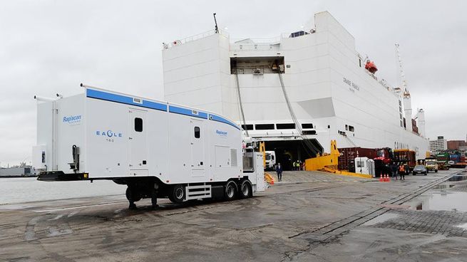 El Estado uruguyo ya tiene dos de los tres escáneres que adquirió para el Puerto de Montevideo.