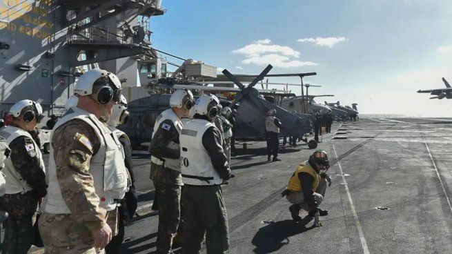 Estados Unidos, Japón y Corea del Sur continúan con sus ejercicios militares conjunto en las costas surcoreanas.