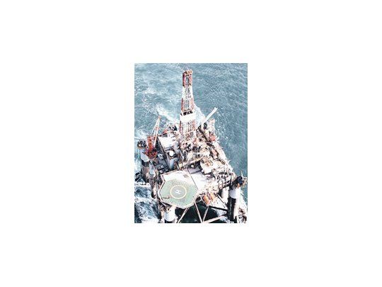 El tránsito de barcos se suma a la puja entre la Argentina y Gran Bretaña por la explotación de petróleo en las islas Malvinas.