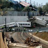 La tragedia ferroviaria de Toledo, España, ocurrida hoy, el accidente de Adamuz de enero de 2026 y el descarrilamiento de Santiago de Compostela en 2013.