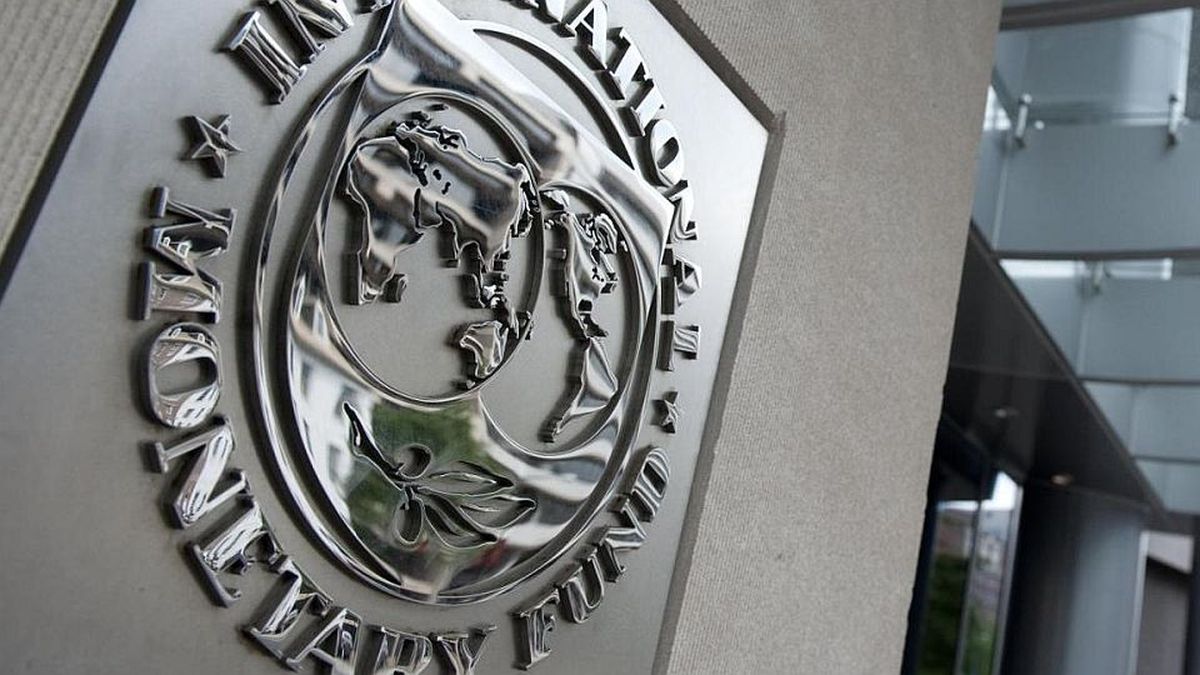 Martín Guzmán travels to the IMF assembly in Washington after the debt agreement