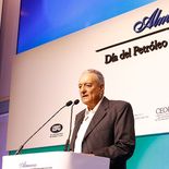 Perder tiempo es perder oportunidades, dijo Ernesto López Anadón, del IAPG en el Día del Petróleo y del Gas. Perder tiempo es perder oportunidades, dijo Ernesto López Anadón, del IAPG en el Día del Petróleo y del Gas.