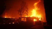 Un fuerte incendio ataca una zona lujosa de California.&nbsp;