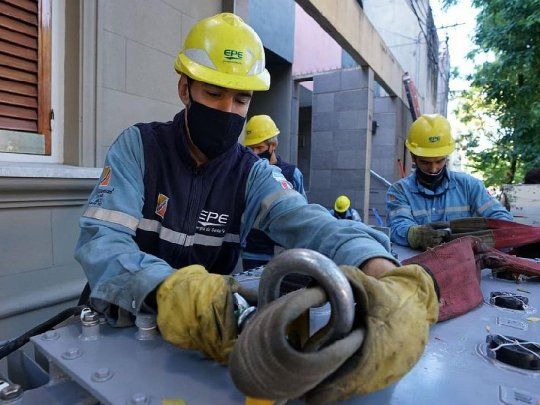 Desde EPE de Santa Fe piden usar los equipos de aire acondicionado a no menos de 24°. Cada grado por debajo de esa marca, produce un consumo mayor de electricidad, de entre 5% y 10%.