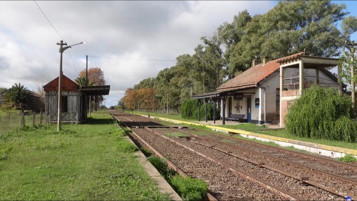 En su apogeo, llegó a tener 2000 habitantes y un importante frigorífico que daba trabajo a cientos de personas. En su apogeo, llegó a tener 2000 habitantes y un importante frigorífico que daba trabajo a cientos de personas.