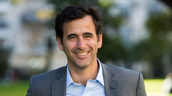 Juan Bosch, CEO de SAESA, aseguró que el Poder Ejecutivo debe adecuar la normativa para asegurar la libre comercialización y máxima competencia en la industria de la energía eléctrica.