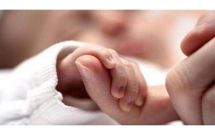 Por primera vez en 25 años, la mortalidad infantil descendió a un dígito