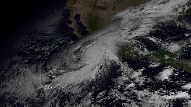Alerta por la posible formación del primer huracán de 2025.