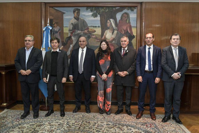 Silvina Batakis recibió a gobernadores en busca de apoyo político Silvina Batakis recibió a gobernadores en busca de apoyo político