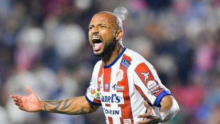 Joao Pedro, delantero de Atlético San Luis, se quedó por segundo torneo consecutivo como campeón de goleo de la Liga MX. Superó a la Hormiga Armando González, de Chivas. Joao Pedro, delantero de Atlético San Luis, se quedó por segundo torneo consecutivo como campeón de goleo de la Liga MX. Superó a la Hormiga Armando González, de Chivas.