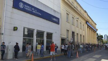 La ley impositiva bonaerense busca elevar de 7% a 9% la alícuota de Ingresos Brutos al sector financiero. Pero podría quedar excluída finalmente la actividad de servicios de productores y asesores de seguro.