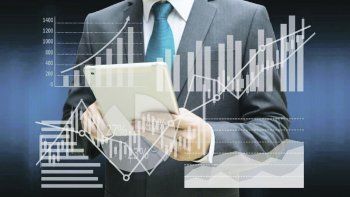 Para los inversores agresivos y positivos en cuanto a un acuerdo con el FMI en el corto plazo y un cambio de rumbo en 2023, se abre también la posibilidad de dolarizarse adquiriendo bonos soberanos hard dollar.