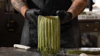El local combina producción a la vista, productos importados de Italia y una carta con focaccia, gelato, cannoli y tiramisú preparado en el momento. El local combina producción a la vista, productos importados de Italia y una carta con focaccia, gelato, cannoli y tiramisú preparado en el momento.