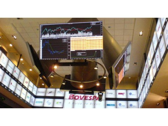 El Bovespa ganó 0,2% y el real se depreció 0,8% a 3,364