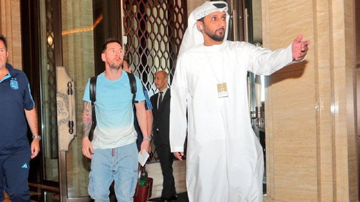 Messi llegó a Emiratos Árabes y ya se sumó a la selección