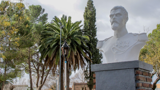 La localidad Gral Daniel Cerri tiene un gran contenido histórico e industrial para admirar.