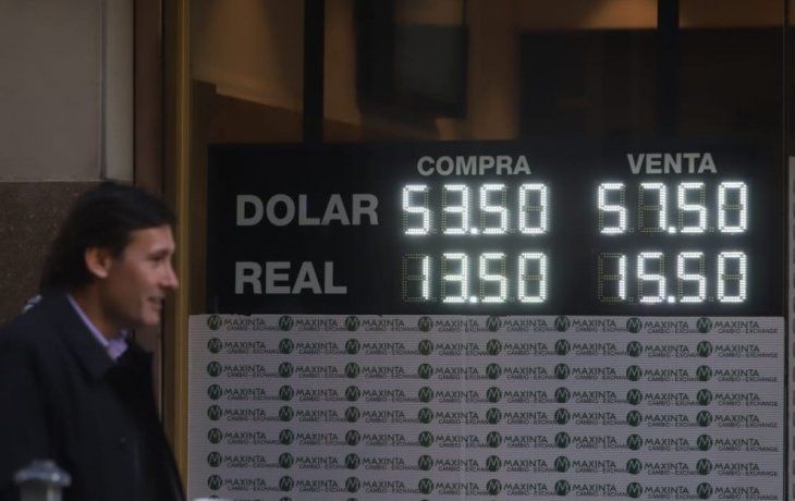 El dólar cayó en la city, según el promedio de Ámbito.