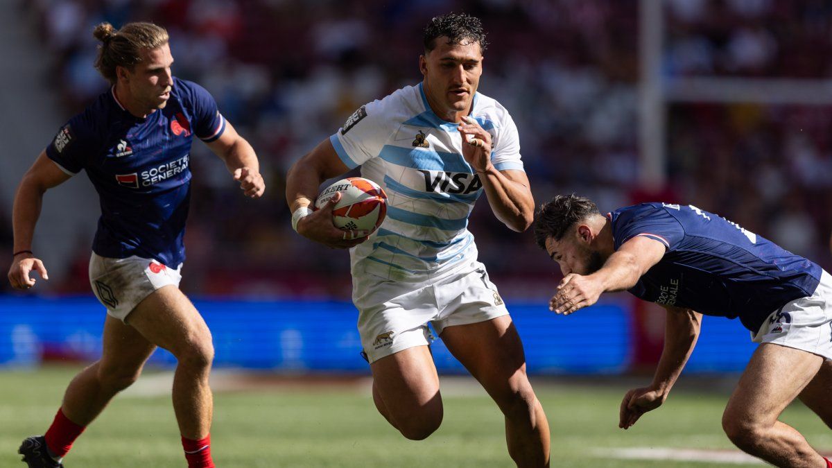 The Pumas7 suffered French hostility and were eliminated