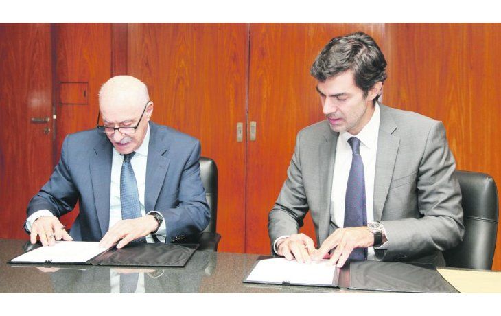 RESPALDO. El gobernador Urtubey y el secretario general del CFI.