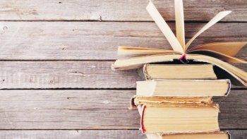 Habilitan la venta de libros por internet con entrega a domicilio.