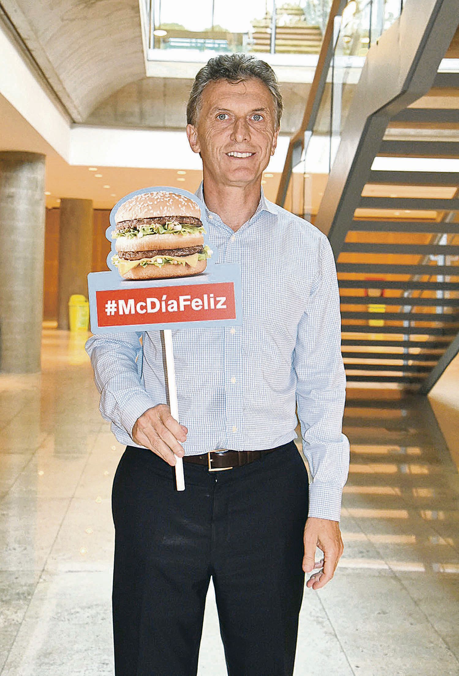 Primer empleo. Como jefe de Gobierno, Macri siempre alentó el modelo McDonald’s. Al asumir como Presidente eligió esa empresa para el debut de un esquema de primer empleo con aprendizaje que fracasó.