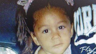 Esmeralda fue encontrada a 430 metros de la vivienda familiar y a 300 metros del río, en una zona con densa vegetación. Esmeralda fue encontrada a 430 metros de la vivienda familiar y a 300 metros del río, en una zona con densa vegetación.