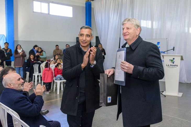Sergio Ziliotto encabezó un acto en Algarrobo del Águila por el Día de la Lucha por el río Atuel. Sergio Ziliotto encabezó un acto en Algarrobo del Águila por el Día de la Lucha por el río Atuel.