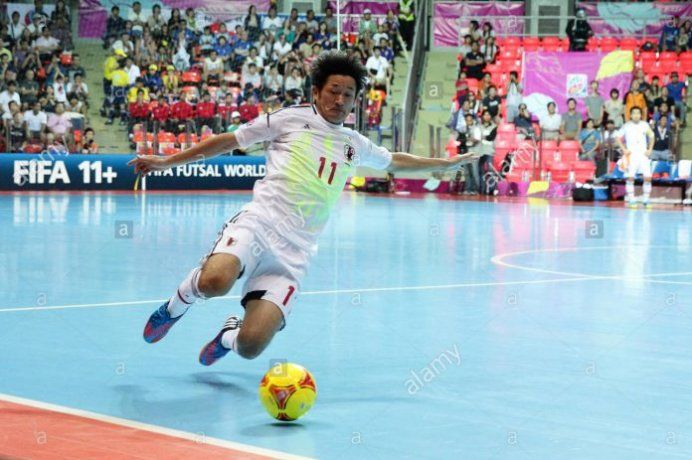 King Kazu, como se lo conoce en su país, jugando el Mudnial de Fútbol Sala.