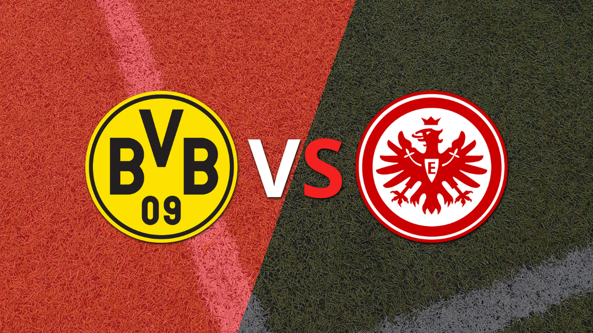 End of the first half!  Borussia Dortmund and Eintracht Frankfurt draw 1-1