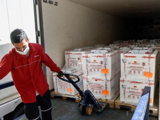 Entre este domingo y el lunes, el país recibirá más de un millón de dosis de Astrazeneca.