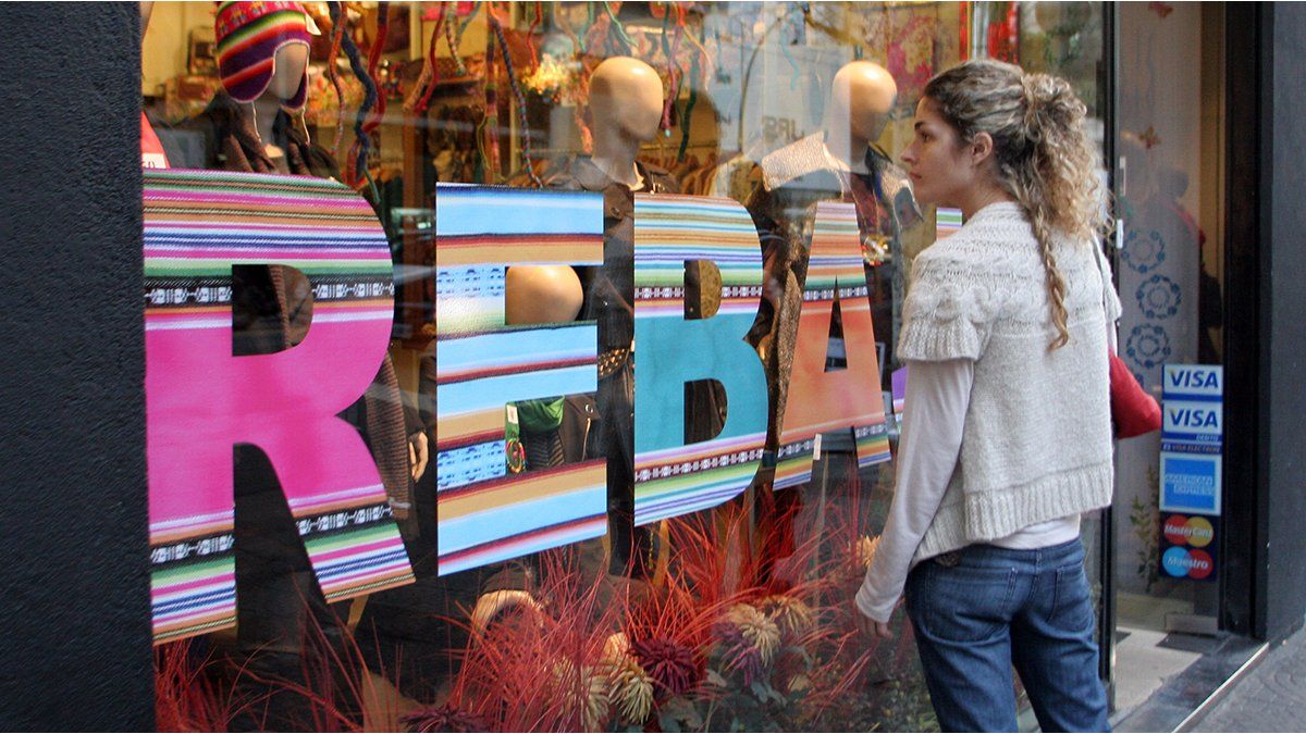Consumer confidence rose in November and had its biggest advance in five months