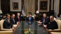 El presidente Javier Milei se reunió con el fundador y director ejecutivo de Ualá, Pierpaolo Barbieri y con el historiador, Niall Ferguson