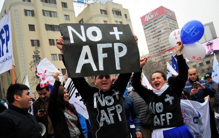 El fin de las AFP es un sostenido reclamo social de los &uacute;ltimos a&ntilde;os en Chile.