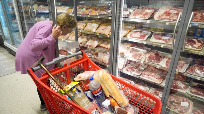 Por la inflación, el consumo se concentró en supermercados.