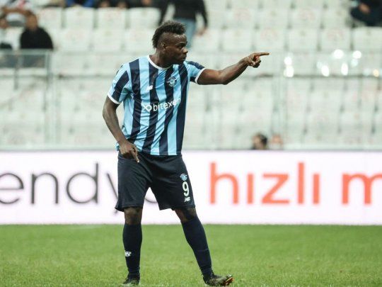 Mario Balotelli habló sobre Lionel Messi y Cristiano Ronaldo.