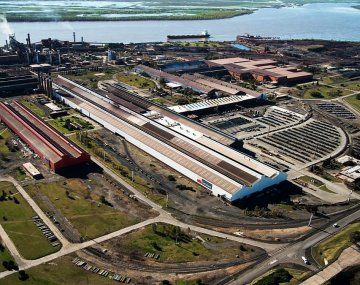 Ternium es la mayor siderúrgica del país. Tiene planta en San Nicolás, provincia de Buenos Aires. Ternium es la mayor siderúrgica del país. Tiene planta en San Nicolás, provincia de Buenos Aires.